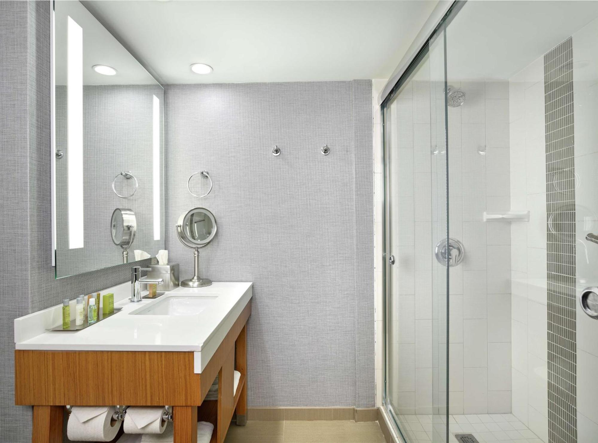 ดับเบิลทรี บาย ฮิลตัน เอดมันตัน ดาวน์ทาวน์ Hotel ภายนอก รูปภาพ