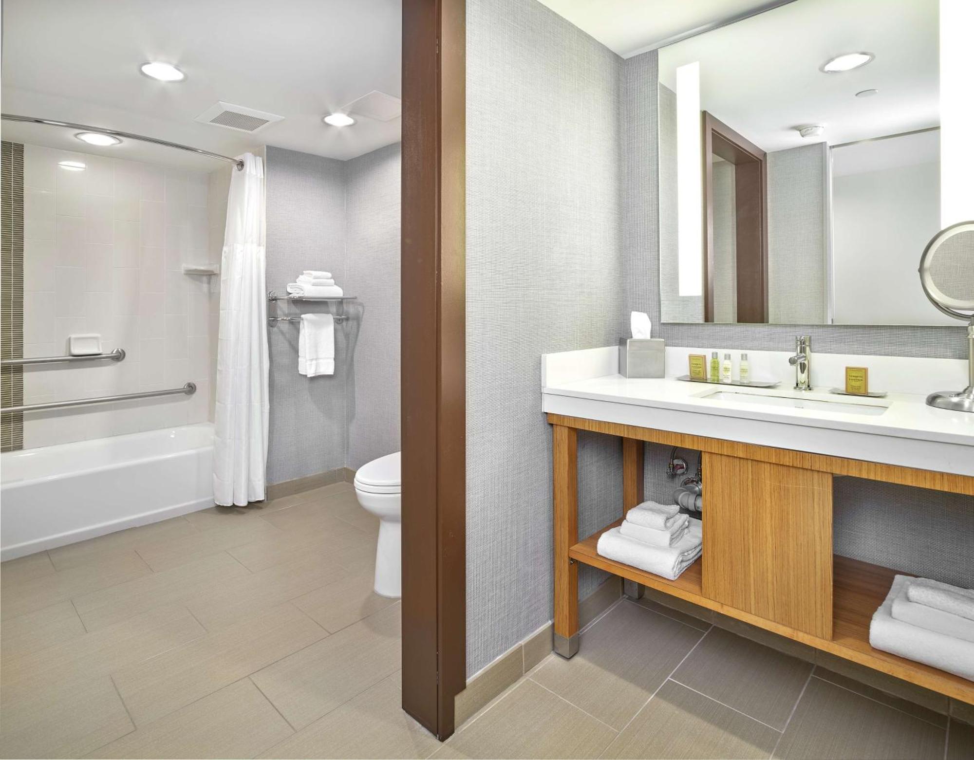 ดับเบิลทรี บาย ฮิลตัน เอดมันตัน ดาวน์ทาวน์ Hotel ภายนอก รูปภาพ